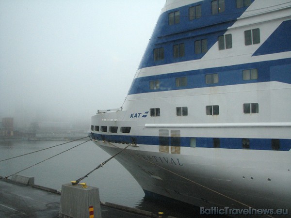 Baltijas iedzīvotājiem labākais ceļš uz Jūnijkalniņu ir izmantojot Tallink prāmjus. Vēl vairāk - kuģa osta atrodas tikai 25 min. gājiena attālumā un J 31791