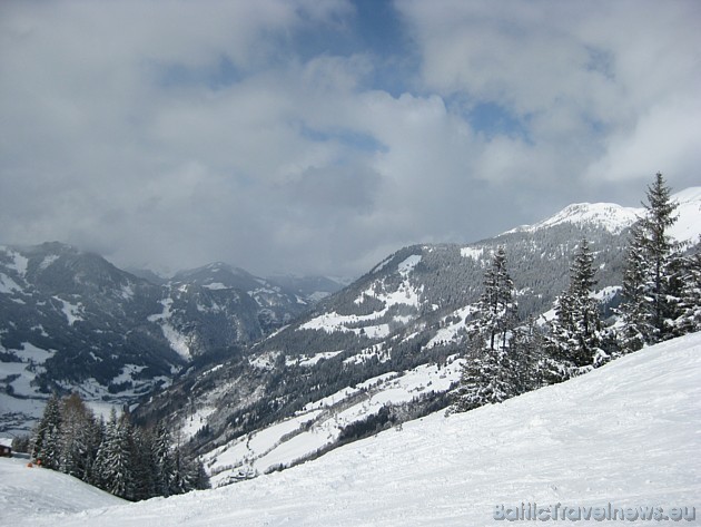 Alpu kalnu ainava Bad Hofgasteinā. Lai nākamā sezonā dotos uz Bad Gastein kalniem vairāk informācijas par kūrortu un trasēm: www.gastein.com Alpu kalnu ainava Bad Hofgasteinā. Lai nākamā sezonā dotos uz Bad Gastein kalniem vairāk informācijas par kūrortu un trasēm: www.gastein.com 32135