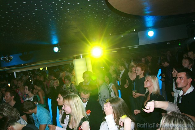 Naktsklubā Amber Night tiek rīkoti muzikāli tematiskie pasākumi, kur uzstājas vietējās un ārzemju grupas un DJ Naktsklubā Amber Night tiek rīkoti muzikāli tematiskie pasākumi, kur uzstājas vietējās un ārzemju grupas un DJ 32838