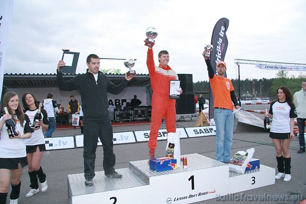 Latvijas drifta čempionāta Sabi Drift uzvarētāji - 1.vieta Gvido Elksnis, 2.vieta Ervīns Žuks un trešajā vietā Raivo Mužiks Latvijas drifta čempionāta Sabi Drift uzvarētāji - 1.vieta Gvido Elksnis, 2.vieta Ervīns Žuks un trešajā vietā Raivo Mužiks 33318