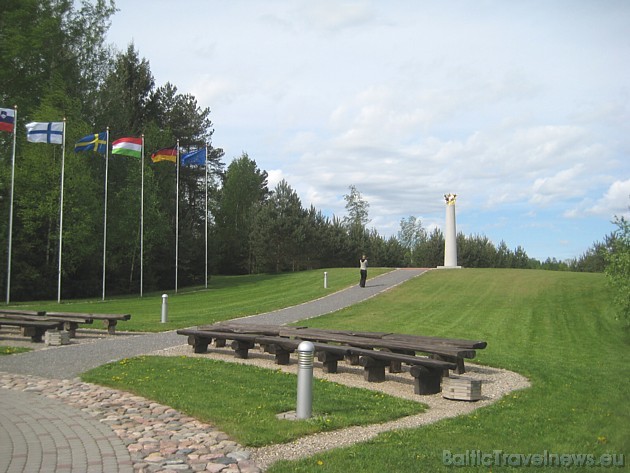 Eiropas centrs atrodas: 54° 54´ Ziemeļu platuma un 25º 19´ Austrumu garuma 33490
