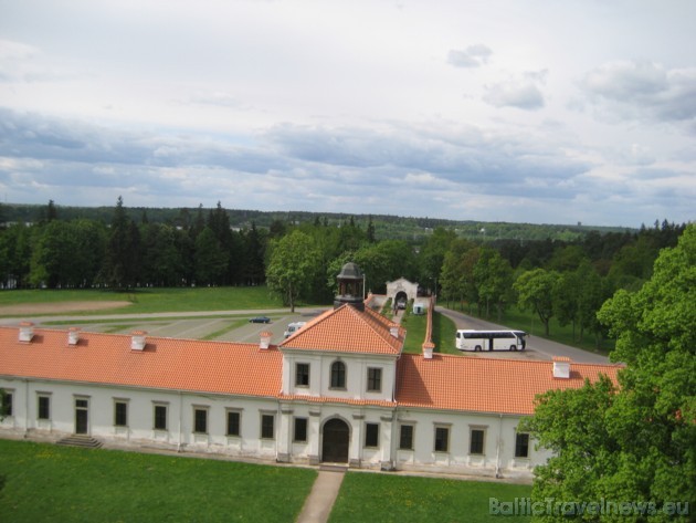 Klosteris atrodas ļoti ainaviski skaistā vietā 33504