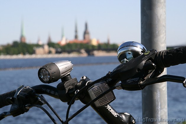 Politiķiem būtu jāveicina velo celiņa izbūve gar Daugavu starp Rīgu un Ogri, jo tas kļūtu par nozīmīgu punktu velo tūrisma attīstībā Politiķiem būtu jāveicina velo celiņa izbūve gar Daugavu starp Rīgu un Ogri, jo tas kļūtu par nozīmīgu punktu velo tūrisma attīstībā 33747