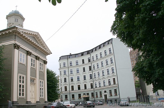 Rīgas triju zvaigžņu viesnīca Hanza Hotel atrodas Elijas ielā 7 jeb blakus Rīgas Jēzus luterāņu baznīcai, bet internetā: www.hanzahotel.lv 35031