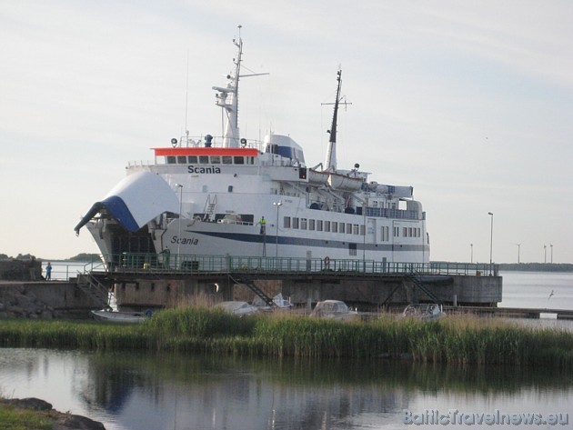 Igaunija Baltijas kontekstā ir unikāla ar savām vairāk nekā 1500 salām un saliņām. Nokļūt uz salas var izmantojot prāmju satiksmi 35630