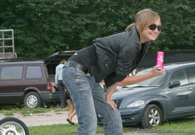 Enerģētiskā dzēriena DrinkMe reklāma 35811