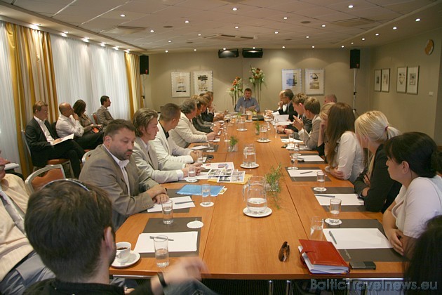 Rīgas vicemērs Ainārs Šlesers 28.08.2009 aicināja tūrisma industriju uz pārrunām, lai piesaistītu Rīgai vairāk tūristu 36458