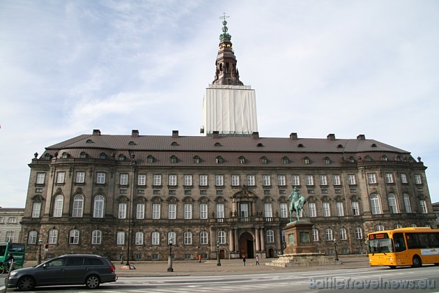 Kristiānsborgas pils. Pirmo reizi Kopenhāgena ir minēta 1043.gadā un kopš 14. gadsimta ir oficiālā Dānijas galvaspilsēta 36885