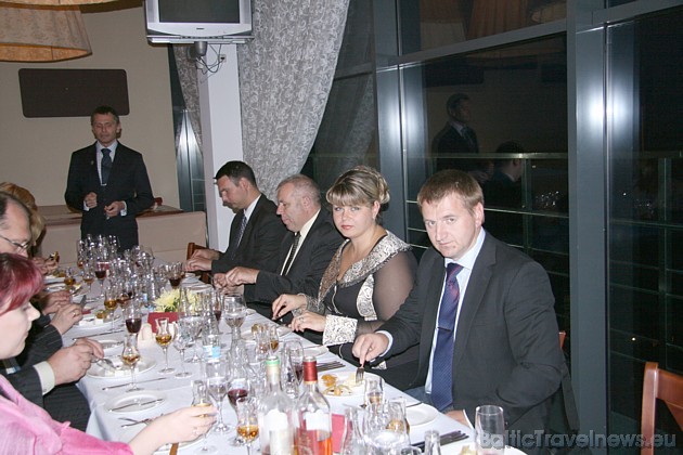 16.09.2009 restorāns Plaza rīkoja gardēžu vakaru, kas piedāvāja iepazīties ar jauniem garšu akcentiem kombinācijā starp vīnu un ēdienu 16.09.2009 restorāns Plaza rīkoja gardēžu vakaru, kas piedāvāja iepazīties ar jauniem garšu akcentiem kombinācijā starp vīnu un ēdienu 36960