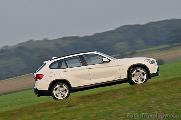 BMW X1 xDrive 23d maksimālais ātrums ir 205 km/h, bet ar papildus aprīkojumu sasniedz 223 km/h. Vidējais degvielas patēriņš ir 6,3 litri uz 100 km 37250