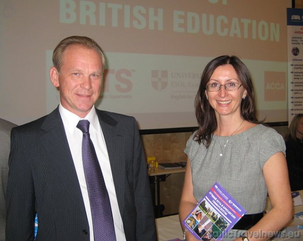 Evgenijs Govors (Baltic Council for international educaton valdes priekšsēdētājs un Meridian Group valdes priekšsēdētājs) un Olga Govor (Meridian Grou 37269