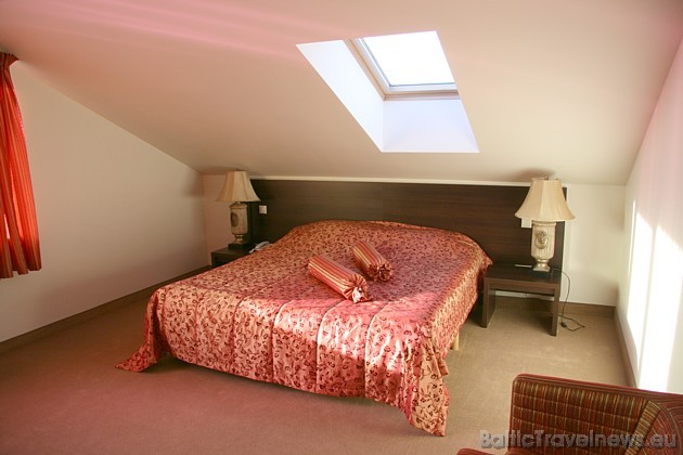 Hotel Segevold numuru cenā iekļauta autostāvvieta un brokastis viesnīcas restorānā, kuru cena viesiem no ielas ir 5 LVL no personas 38030