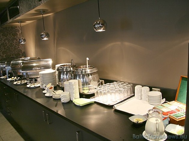 Restorāns Sunny ik dienas apkalpo vairākus simtus viesu, starp kuriem ir tādi, kuri mēro ceļu arī no Pārdaugavas 38136