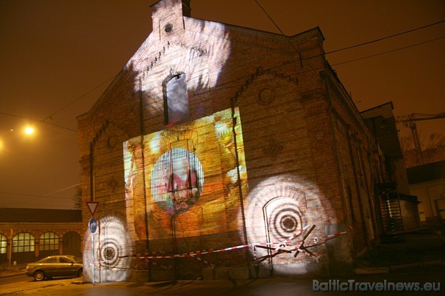 Izstāde - objekts pie Leļļu Mākslas muzeja Gaismas ciems 38319