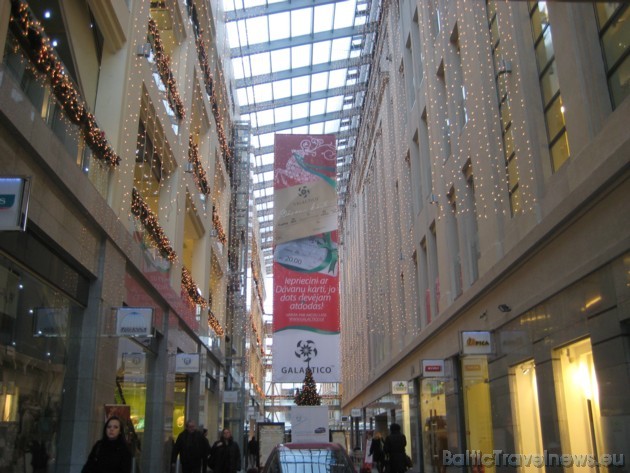 Piparkūku izstāde atrodas galerijā zem stikla jumta 38752