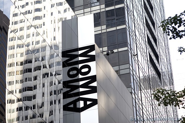 Modernās mākslas muzejs (Museum of Modern Art jeb MoMA) tiek dēvēts par ietekmīgāko laikmetīgās mākslas muzeju pasaulē 39275
