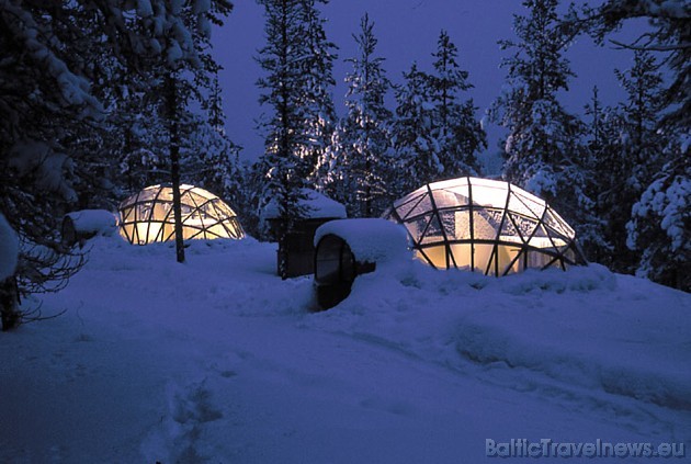 Iglu viesnīca Kakslauttanen atrodas Somijas ziemeļos, nepārspējamā Lapzemes dabas skaistuma vidū Iglu viesnīca Kakslauttanen atrodas Somijas ziemeļos, nepārspējamā Lapzemes dabas skaistuma vidū 39451