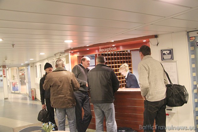 Scandlines piedāvā arī ēdināšanas pakalpojumus, preču mazumtirdzniecību prāmja restorānos un veikalos, tāpat arī ostas veikalos Scandlines piedāvā arī ēdināšanas pakalpojumus, preču mazumtirdzniecību prāmja restorānos un veikalos, tāpat arī ostas veikalos 41454