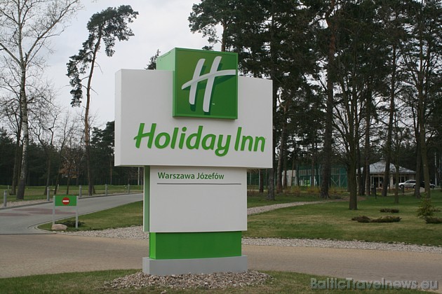 Viesnīca Holiday Inn Warsaw Jozefow atrodas Polijas galvaspilsētas Varšavas pievārtē 42210