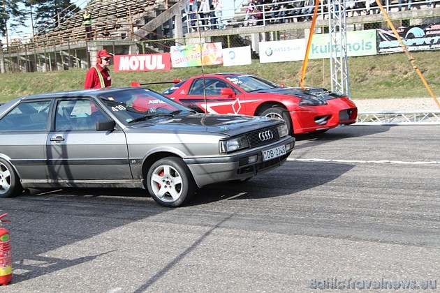 C. vai 300 - 399 klase: līdz 1900 cm3 turbo dzinēji + 4001cm3-6000cm3 atmosfēriskie dzinēji 42737