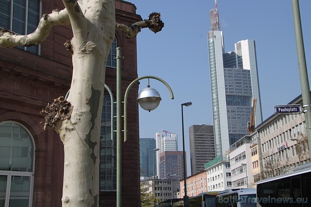 Frankfurte tulkojumā nozīmē - franku brasls 43641