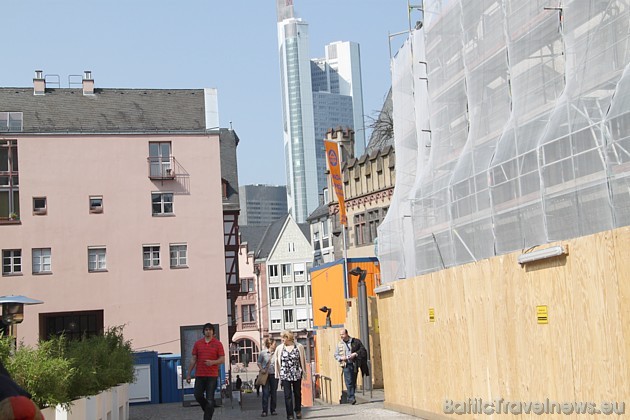 Frankfurte ļoti daudz diskutē un dara, lai pilsētu darītu modernu, taču saglabājot senās un vēsturiskās vērtības Frankfurte ļoti daudz diskutē un dara, lai pilsētu darītu modernu, taču saglabājot senās un vēsturiskās vērtības 43649