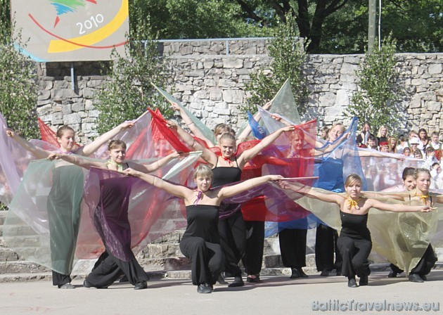 Dziesmu un deju svētki - Nāc gavilēt pie Daugavas 43753