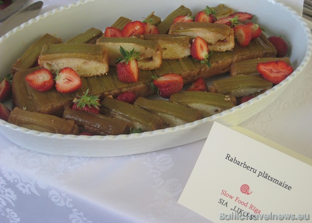 Rabarberu plātsmaize - tradicionāls un sezonāls latviešu deserts 43964