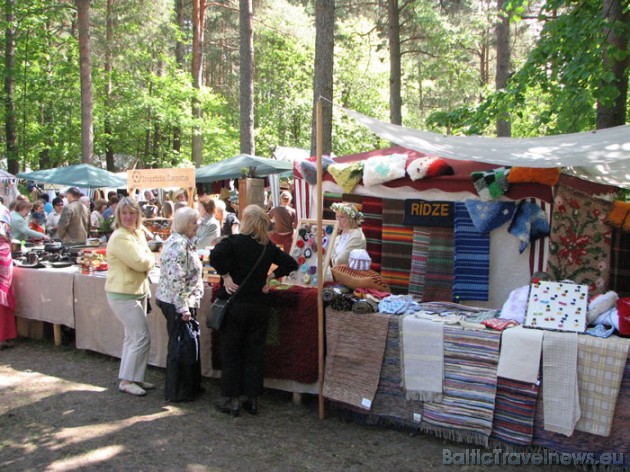 Rīdze ar saviem darinājumiem 44496