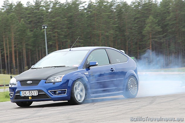 Paralēli Gymkhana.lv sacensībām notika arī Open Drift sacensības, kurās varēja piedalīties gan PRO drift, gan Street Drift sportisti Paralēli Gymkhana.lv sacensībām notika arī Open Drift sacensības, kurās varēja piedalīties gan PRO drift, gan Street Drift sportisti 45492