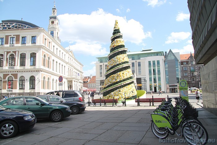 30.06.2010 aviokompānija airBaltic atklāja BalticBike, pirmās pašapkalpošanās velonomas Baltijā, velosipēdu novietni Rīgā, Rātslaukumā 45783