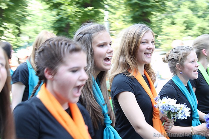 X Latvijas skolu jaunatnes dziesmu un deju svētku gājiens 46781