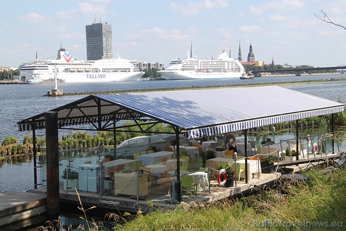 22.07.2010 pēcpusdienu restorāns Fabrika pavada ar kuģiem, bet bez viesiem 47413