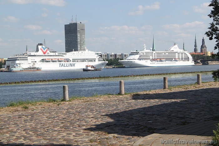 Rīga pagaidām nevar sacensties ar Tallinu kruīzu ziņā, taču daudzi kruīzu operatori atzīst Rīgu kā ļoti nozīmīgu ostu savā maršrutā Rīga pagaidām nevar sacensties ar Tallinu kruīzu ziņā, taču daudzi kruīzu operatori atzīst Rīgu kā ļoti nozīmīgu ostu savā maršrutā 47415