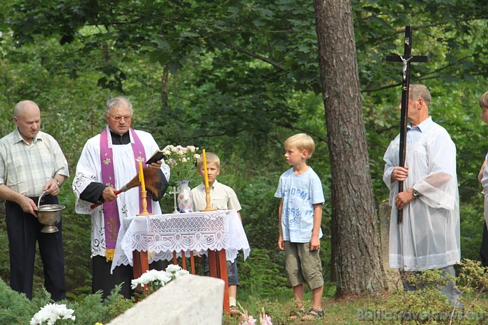 Kapusvētku tradīcijas tika koptas vairāku gadsimtu garumā, taču tagad šo vērtību mēs pamazām zaudējam, jo gandrīz visi vietējie apkārtnes iedzīvotāji  48079