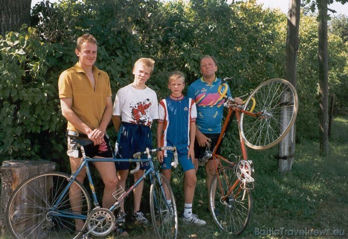 Šķūnenieku kausa aizsākums meklējams 1996. gadā, kad Gulbenes rajona Lejasciemā četri radinieki - Aigars Igaviņš, Gatis Kurzemnieks, Artis Zablockis u Šķūnenieku kausa aizsākums meklējams 1996. gadā, kad Gulbenes rajona Lejasciemā četri radinieki - Aigars Igaviņš, Gatis Kurzemnieks, Artis Zablockis u 48381