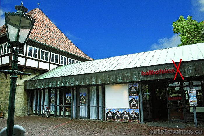 Visa gada garumā pilsētā notiek dažādi pasākumi - gan mūzikas koncerti, gan teātra izrādes, gan performances
Foto: ©Hannover Marketing und Tourismus Visa gada garumā pilsētā notiek dažādi pasākumi - gan mūzikas koncerti, gan teātra izrādes, gan performances
Foto: ©Hannover Marketing und Tourismus 49544