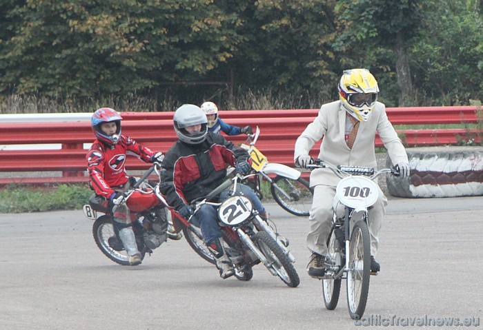 Autosacīkstes 1000km Grand Prix Riga 2010 Biķerniekos 11.09.2010 - Ātruma cilts Zelta Mopēds sacensības Autosacīkstes 1000km Grand Prix Riga 2010 Biķerniekos 11.09.2010 - Ātruma cilts Zelta Mopēds sacensības 49778