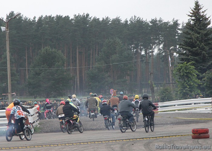 Autosacīkstes 1000km Grand Prix Riga 2010 Biķerniekos 11.09.2010 - Ātruma cilts Zelta Mopēds sacensības 49779
