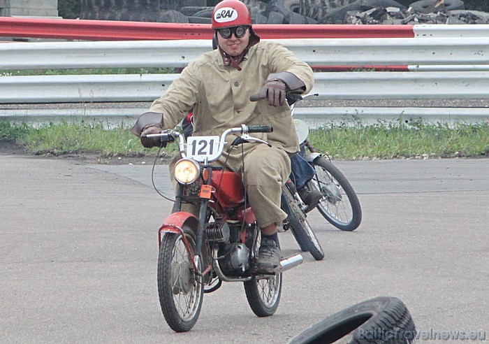 Autosacīkstes 1000km Grand Prix Riga 2010 Biķerniekos 11.09.2010 - Ātruma cilts Zelta Mopēds sacensības 49784