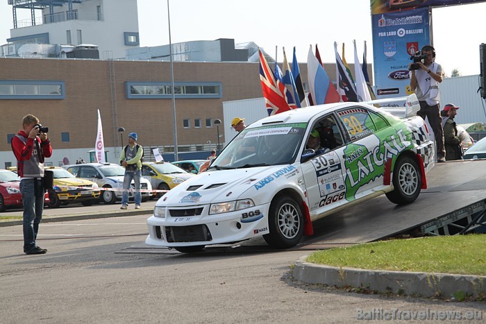 Pēdējais Latvijas rallija čempionāta 2010 posms sākās pie Līvu akvaparka 25.09.2010, kur pulcējās labākie autosportisti Pēdējais Latvijas rallija čempionāta 2010 posms sākās pie Līvu akvaparka 25.09.2010, kur pulcējās labākie autosportisti 50441
