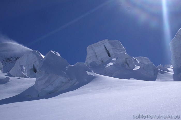 Zāsas ieleja atrodas aptuveni 245 kilometru attālumā no Cīrihes un 202 kilometru attālumā no Milānas 
Foto: Photopress/Saas-Fee 50897