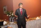 Rēzeknes mērs Aleksandrs Bartaševičs priecājas par viesnīcu 6