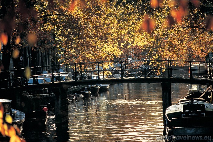 Pilsētu arhitektūras paraugs modernajā pasaulē - tā Amsterdamas kanālu sistēmu nodēvējusi organizācija Unesco
Foto: Netherlands Board of Tourism & Co Pilsētu arhitektūras paraugs modernajā pasaulē - tā Amsterdamas kanālu sistēmu nodēvējusi organizācija Unesco
Foto: Netherlands Board of Tourism & Co 52444