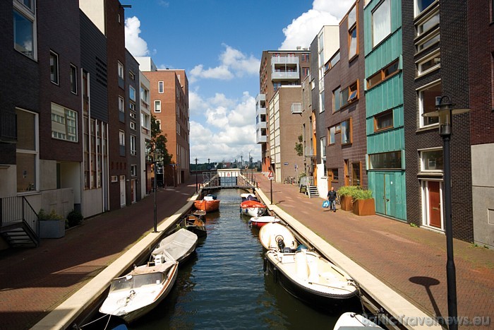 Holandi bagātu padarīja tirgošanās ar garšvielām. Tirgotāji straumēm vien plūda uz Amsterdamu
Foto: Netherlands Board of Tourism & Conventions Holandi bagātu padarīja tirgošanās ar garšvielām. Tirgotāji straumēm vien plūda uz Amsterdamu
Foto: Netherlands Board of Tourism & Conventions 52450