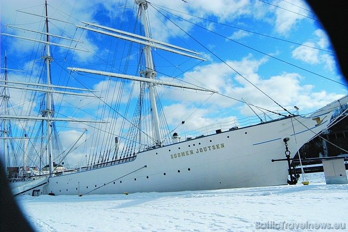 Kaut arī tieši Turku ostā uzbūvēts lielākais kruīza kuģis pasaulē Allure of the Seas, kuģu būvēšanas nozarei Turku tik labi nesokas, tāpēc pilsētā cer 52978