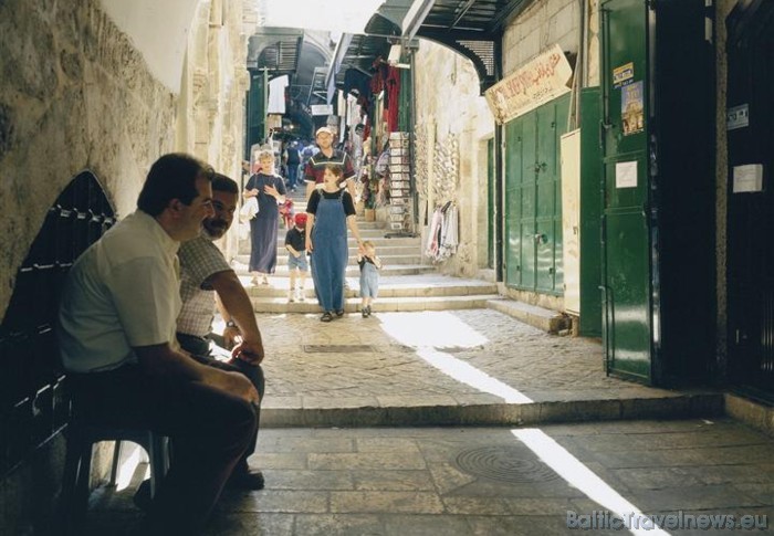 Mazās, līkumotās ieliņas un eksotiskā gaisotne padara iepirkšanos neaizmirstamu
Foto: www.goisrael.com 53149