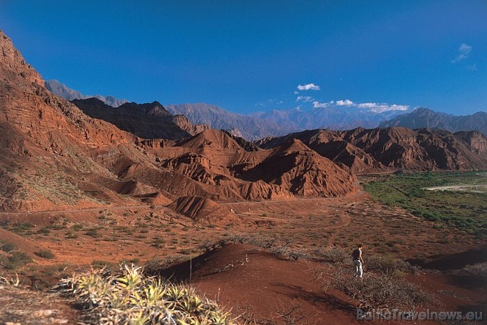 Atvaļinājums Argentīnā nozīmē lielu krāsu dažādību - tur dabā mijas gan zils ledus, gan nebeidzams brūnums, gan zaļi purvi
Foto: © argentina.travel Atvaļinājums Argentīnā nozīmē lielu krāsu dažādību - tur dabā mijas gan zils ledus, gan nebeidzams brūnums, gan zaļi purvi
Foto: © argentina.travel 54173