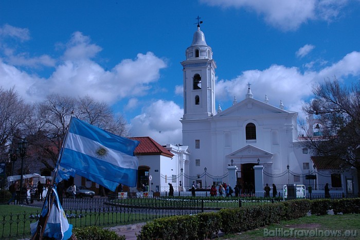 Argentīnā valda liela kultūras dažādība, jo tur laika gaitā saplūdušas gan iezemiešu, gan eiropiešu kultūras
Foto: © argentina.travel Argentīnā valda liela kultūras dažādība, jo tur laika gaitā saplūdušas gan iezemiešu, gan eiropiešu kultūras
Foto: © argentina.travel 54174