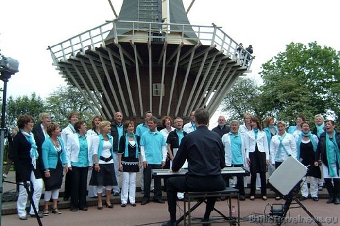 Bieži parkā iespējams dzirdēt arī dažādas uzstāšanās un muzikālus priekšnesumus
Foto: PR Keukenhof Bieži parkā iespējams dzirdēt arī dažādas uzstāšanās un muzikālus priekšnesumus
Foto: PR Keukenhof 54898